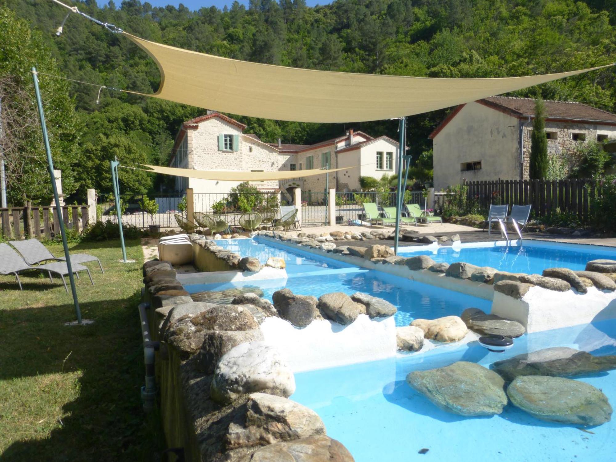 Chateau Du Fraissinet, 6 Gites Sleeping 2-8 Guests, Pool And River On Site La Tronche  Exteriör bild